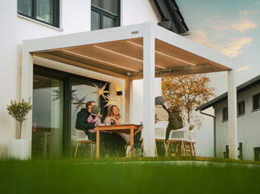 PERGOLUX Skydance S2 Weiß 3x4m Freistehend im Garten