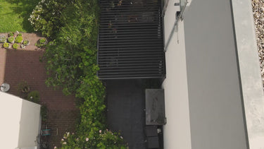 Testimonial-Video ‚Thore & Pergolux‘ – ein Kunde berichtet über seine Erfahrungen mit der Pergolux Pergola im Garten.