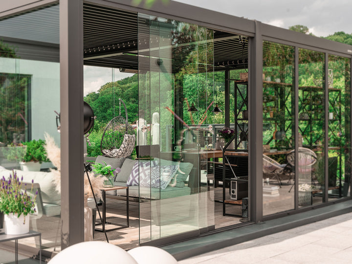 PERGOLUX Glaswände S1  PERGOLUX Schiebeglas ohne Rahmen für die Kurbelseite der PERGOLUX Pergola Anthrazit 3m