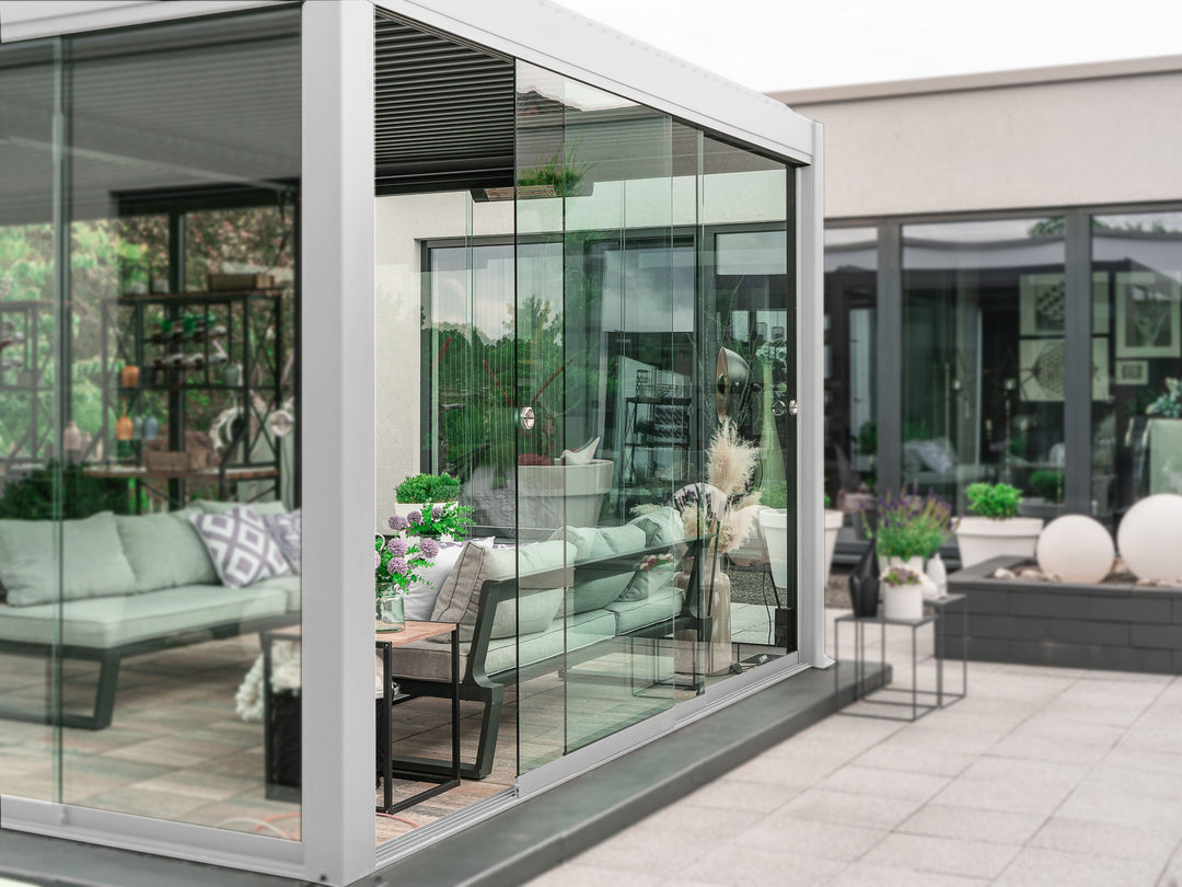 PERGOLUX Glaswände S1  PERGOLUX Schiebeglas ohne Rahmen für die Kurbelseite der PERGOLUX Pergola Weiß 4m