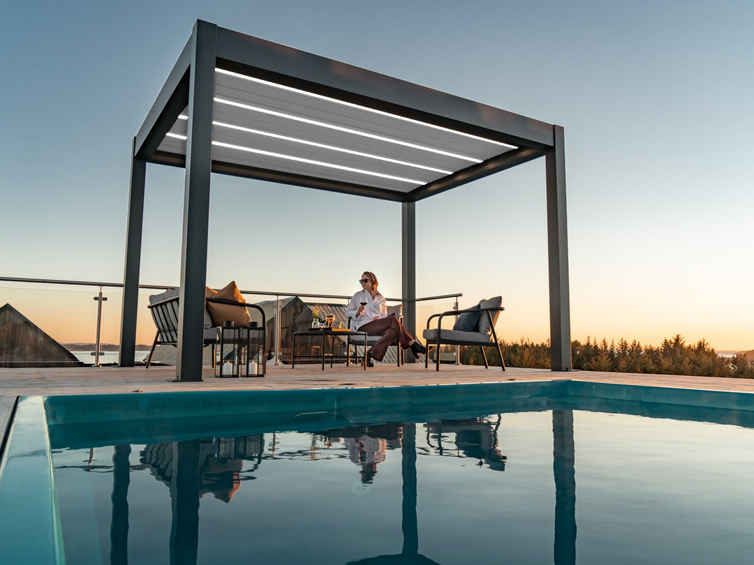 [OLD] PERGOLUX Skydance  PERGOLUX International Anthrazit Pergola mit Weißem Lamellendach 3x4m 